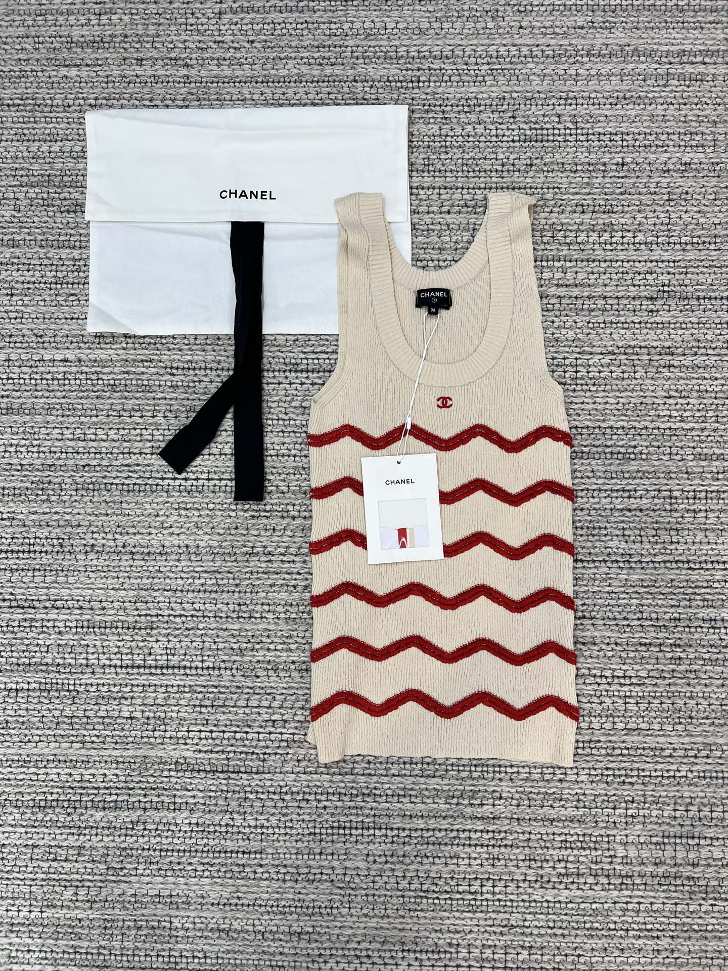 Chanel top